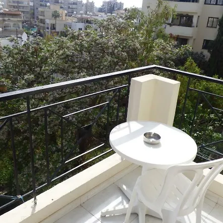 Kimonos Larnaca